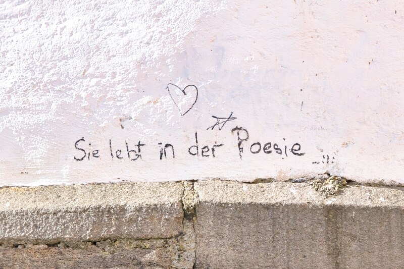 Sie lebt in der Poesie